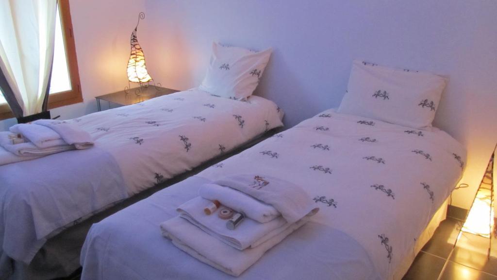 Le Mas Shabanou Bed and Breakfast Roquefort-les-Pins Δωμάτιο φωτογραφία