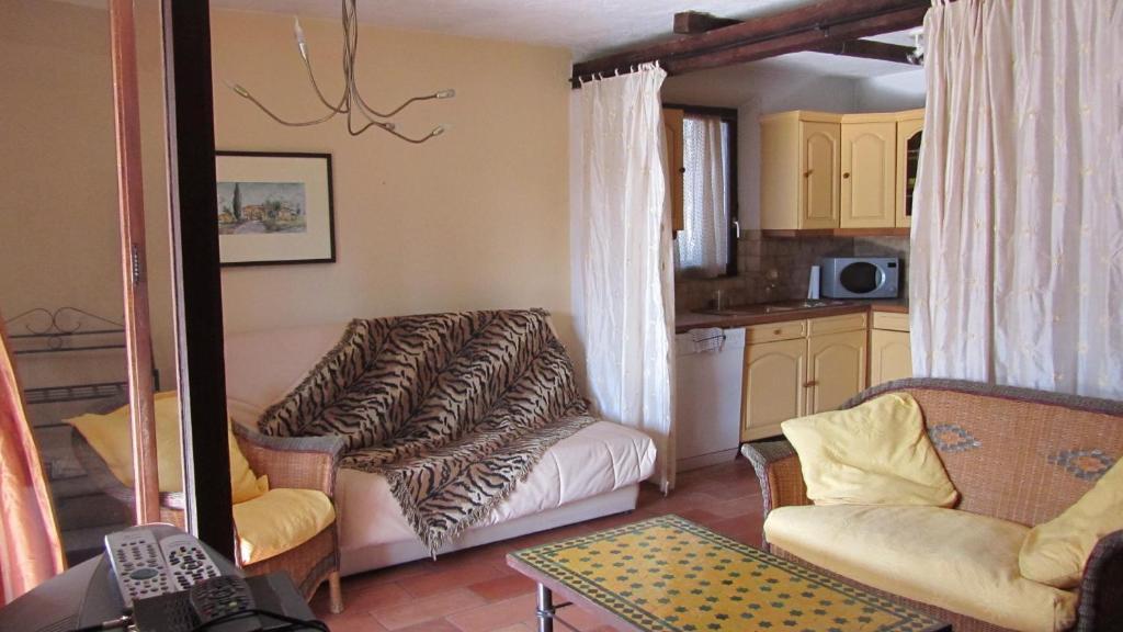 Le Mas Shabanou Bed and Breakfast Roquefort-les-Pins Δωμάτιο φωτογραφία