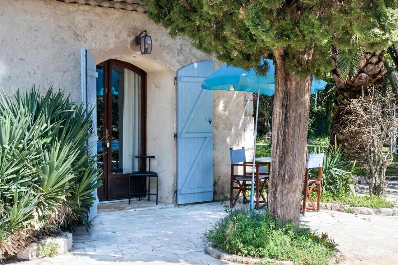 Le Mas Shabanou Bed and Breakfast Roquefort-les-Pins Εξωτερικό φωτογραφία