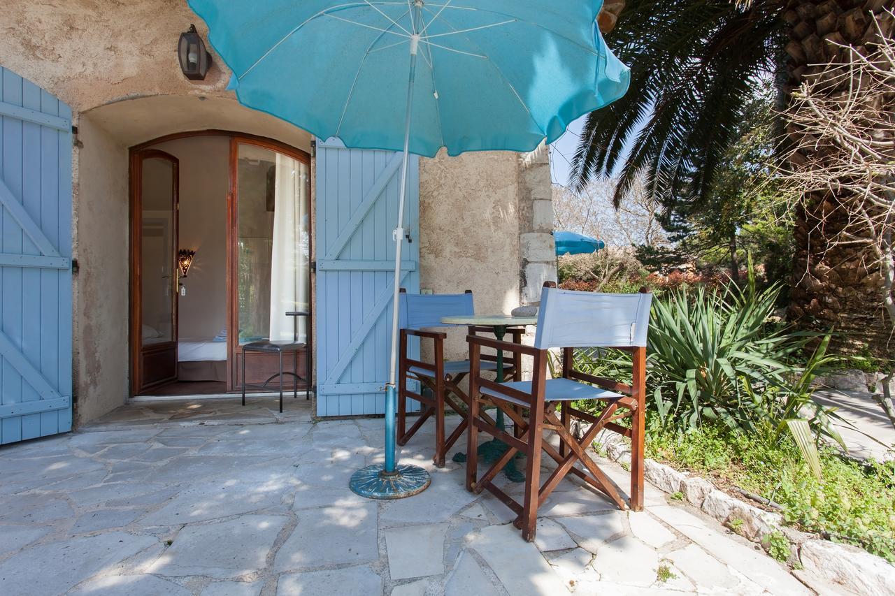 Le Mas Shabanou Bed and Breakfast Roquefort-les-Pins Εξωτερικό φωτογραφία