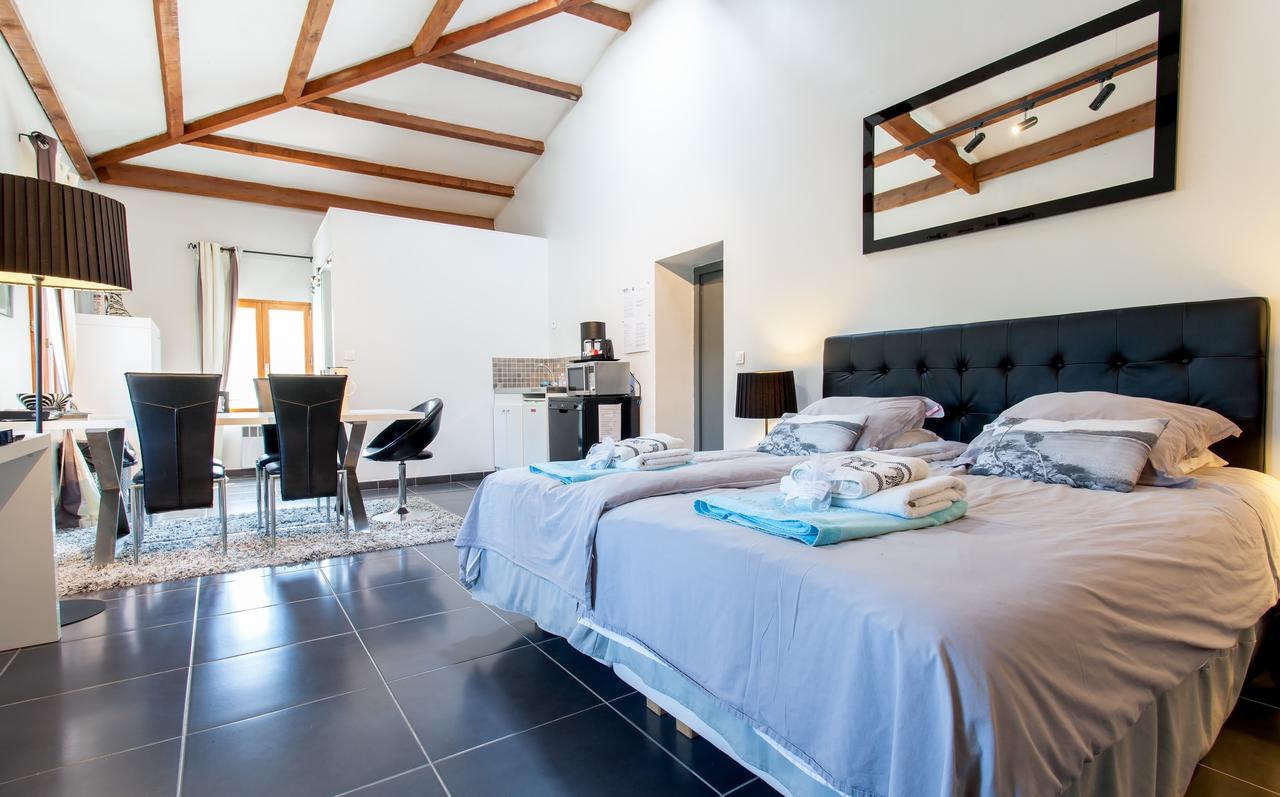 Le Mas Shabanou Bed and Breakfast Roquefort-les-Pins Εξωτερικό φωτογραφία