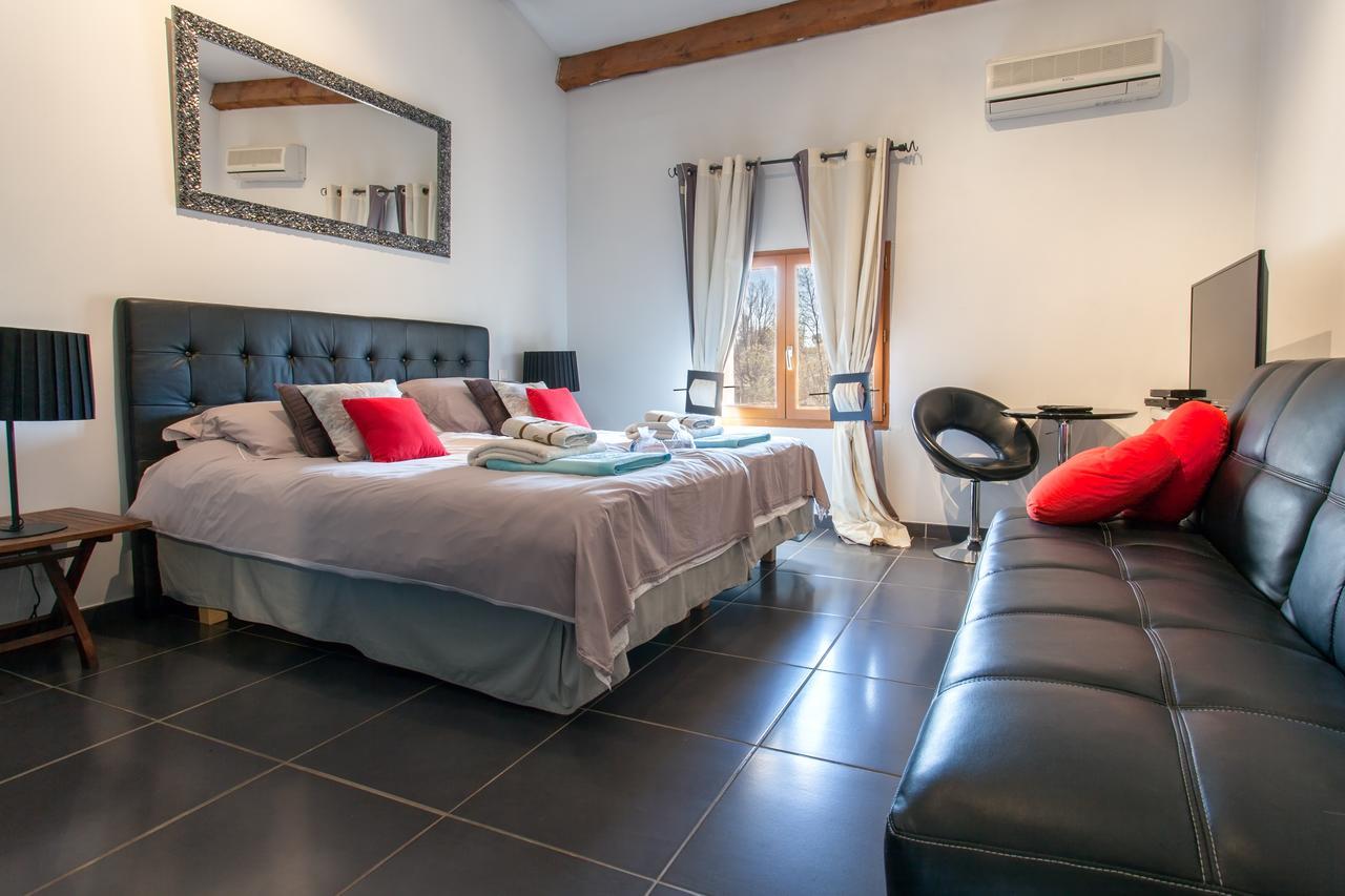 Le Mas Shabanou Bed and Breakfast Roquefort-les-Pins Εξωτερικό φωτογραφία